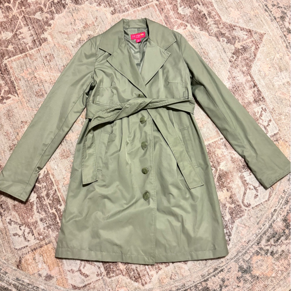 Women’s Maternity Liz Lange light green trench coat